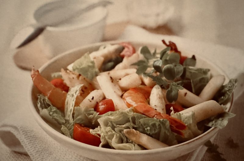 Lauwarmer Spargelsalat mit Garnelen