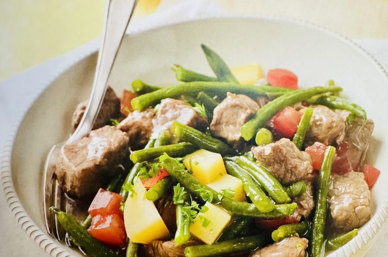 Tatar-Kichererbsen-Bällchen mit Zucchinisalat